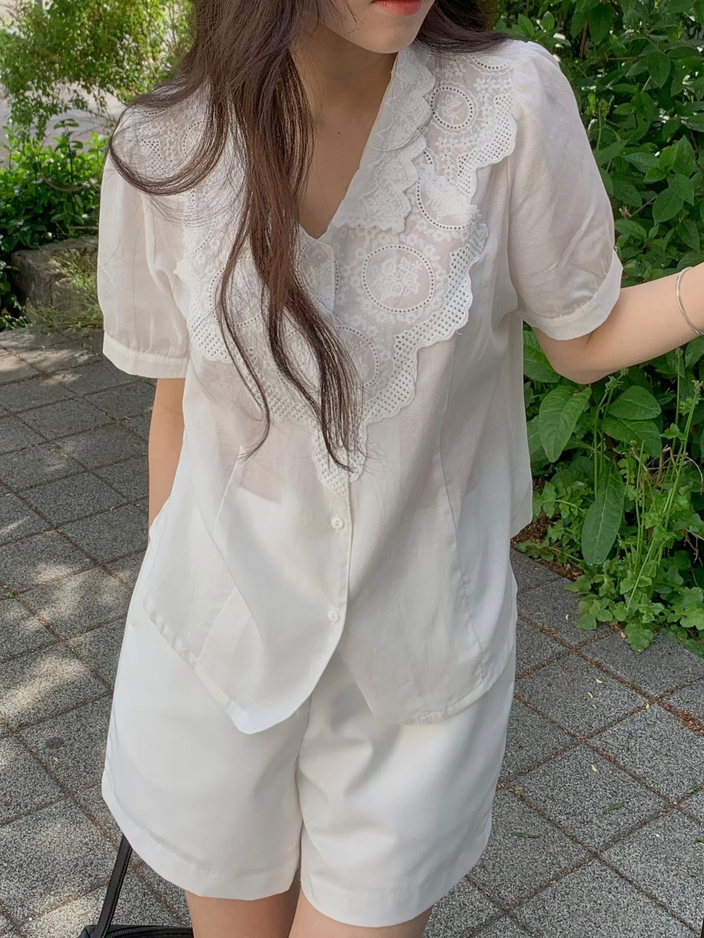 Floral Lace Short Sleeved Blouse | 繡花蕾絲短袖襯衫