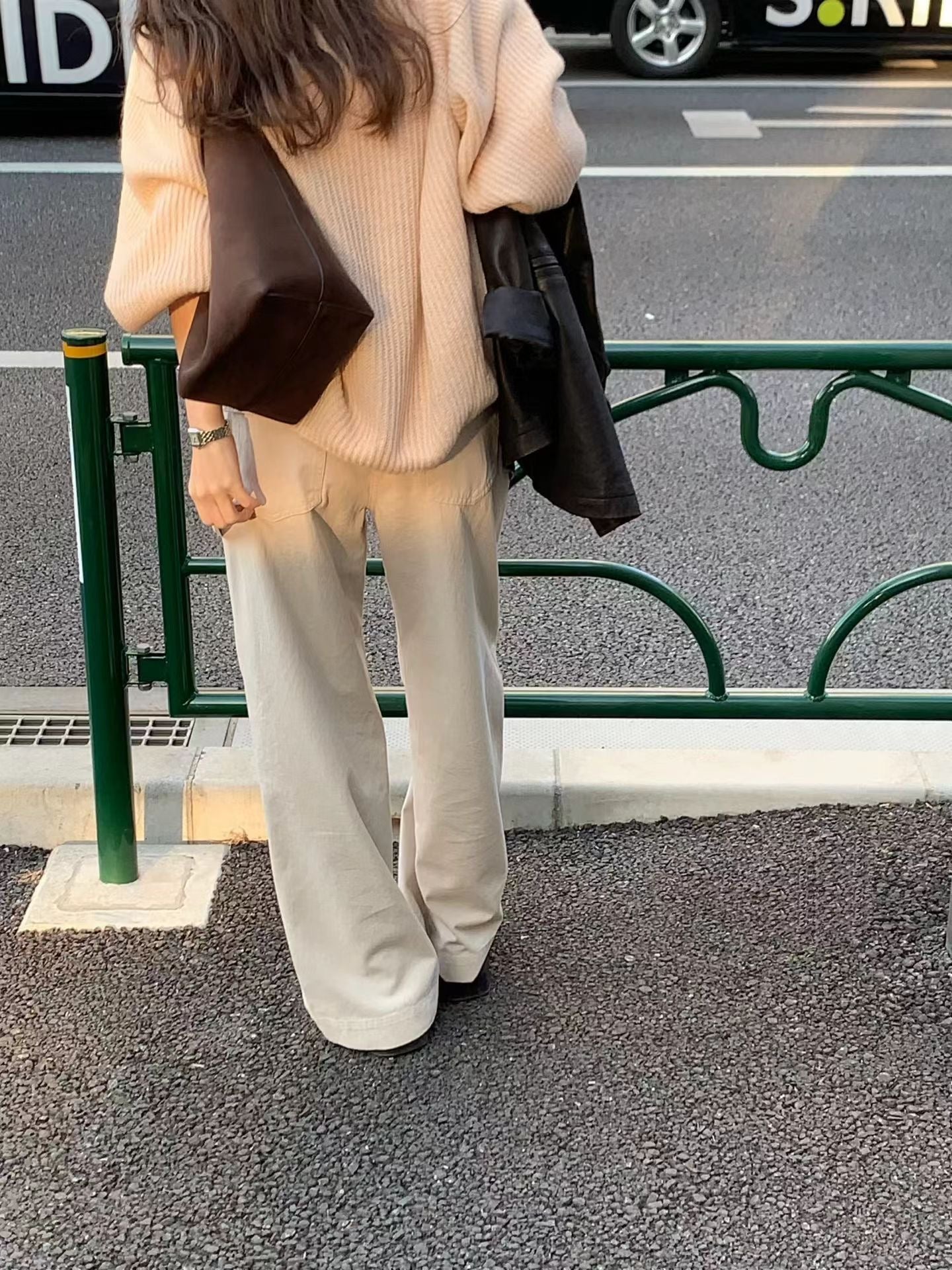 <皇牌檔口出品>￼Breezy Slouchy V-Neck Knit | 輕版燈籠袖針織