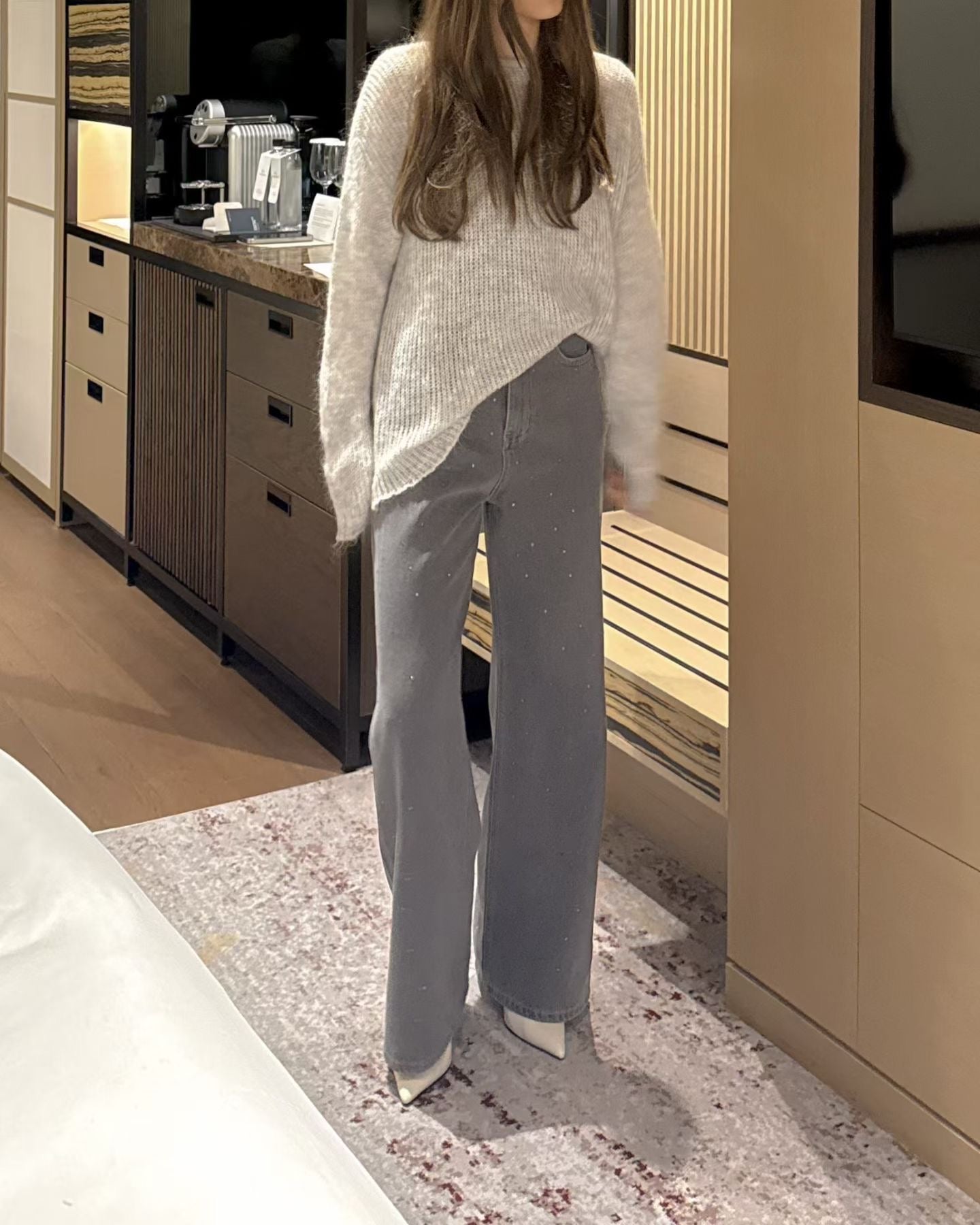 Rhinestoned Straight Leg Jeans | 筆直小碎石牛仔褲￼￼