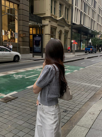 Delicate Embroidered Cropped Top | 精緻通花短版上衣