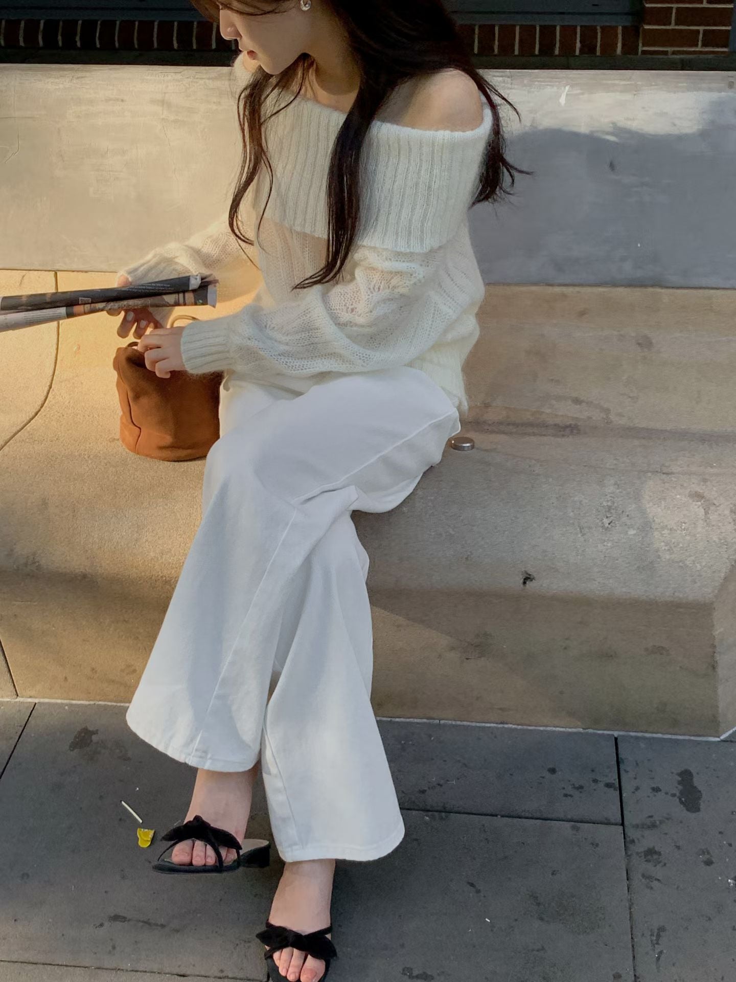 Romance Off-shoulder Knitted Top | 浪漫平肩針織上衣