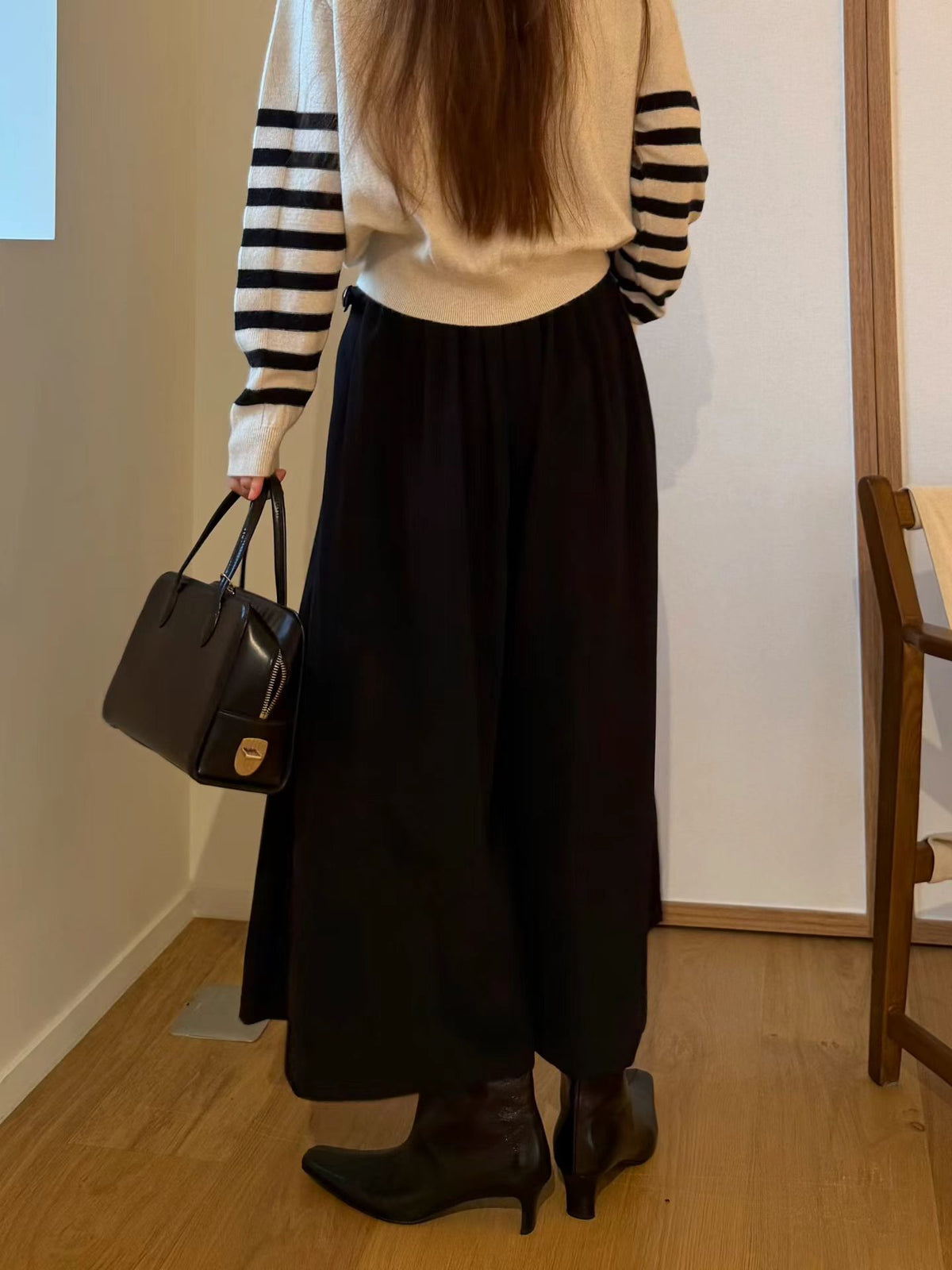Elegant Side Buckle Flowy Wide-Leg Trousers | 飄逸闊腿側扣細節長褲