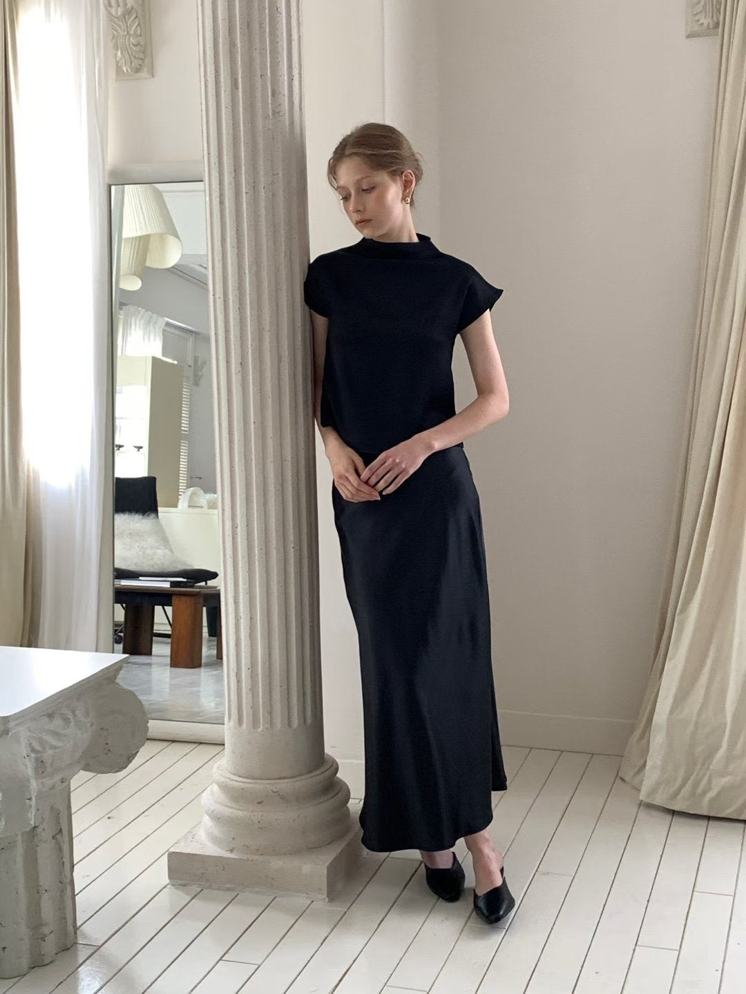 【Monotour 連線】絲滑小飛袖 Silky Capped Sleeves Blouse