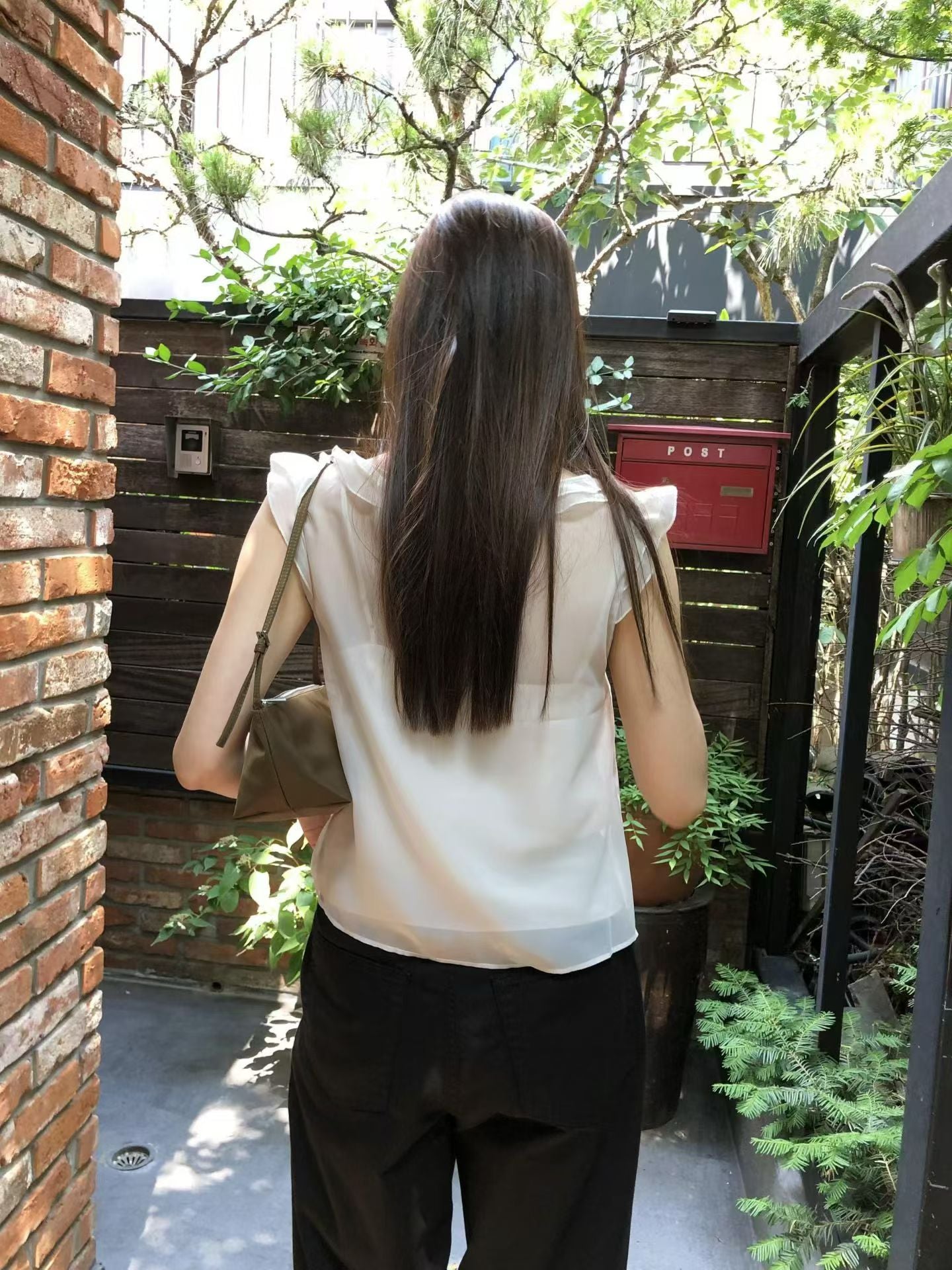 Fairy Bloom Ruffle Blouse | 仙氣荷葉滾邊小飛袖背心