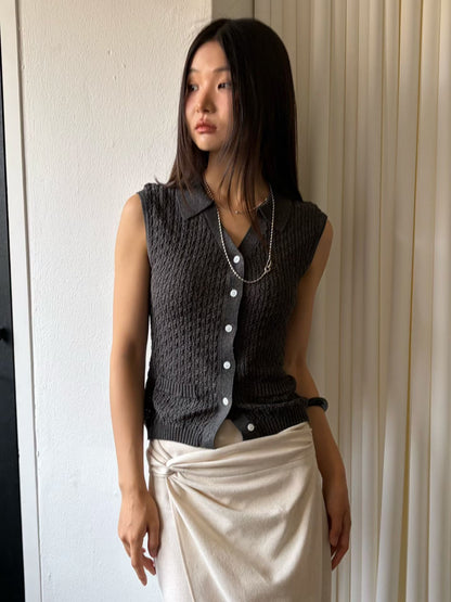 Collared Weaving Patterned Top | 翻領鈎針格紋背心上衣