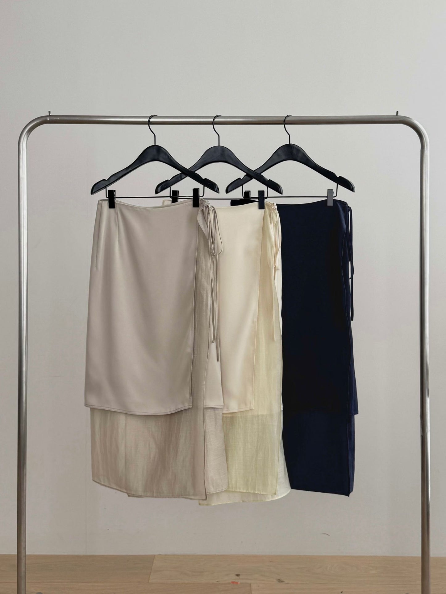 [絲滑飄逸] Layered Ribbon Tie Detail Skirt