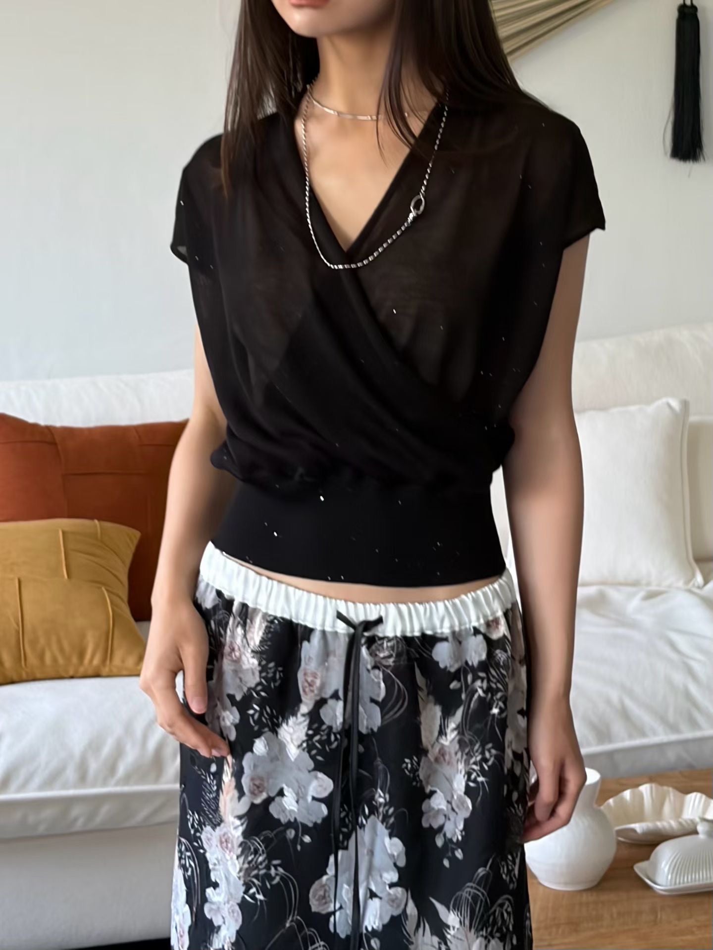 Tencel Cross Vest Knit | 天絲交疊線條背心針織