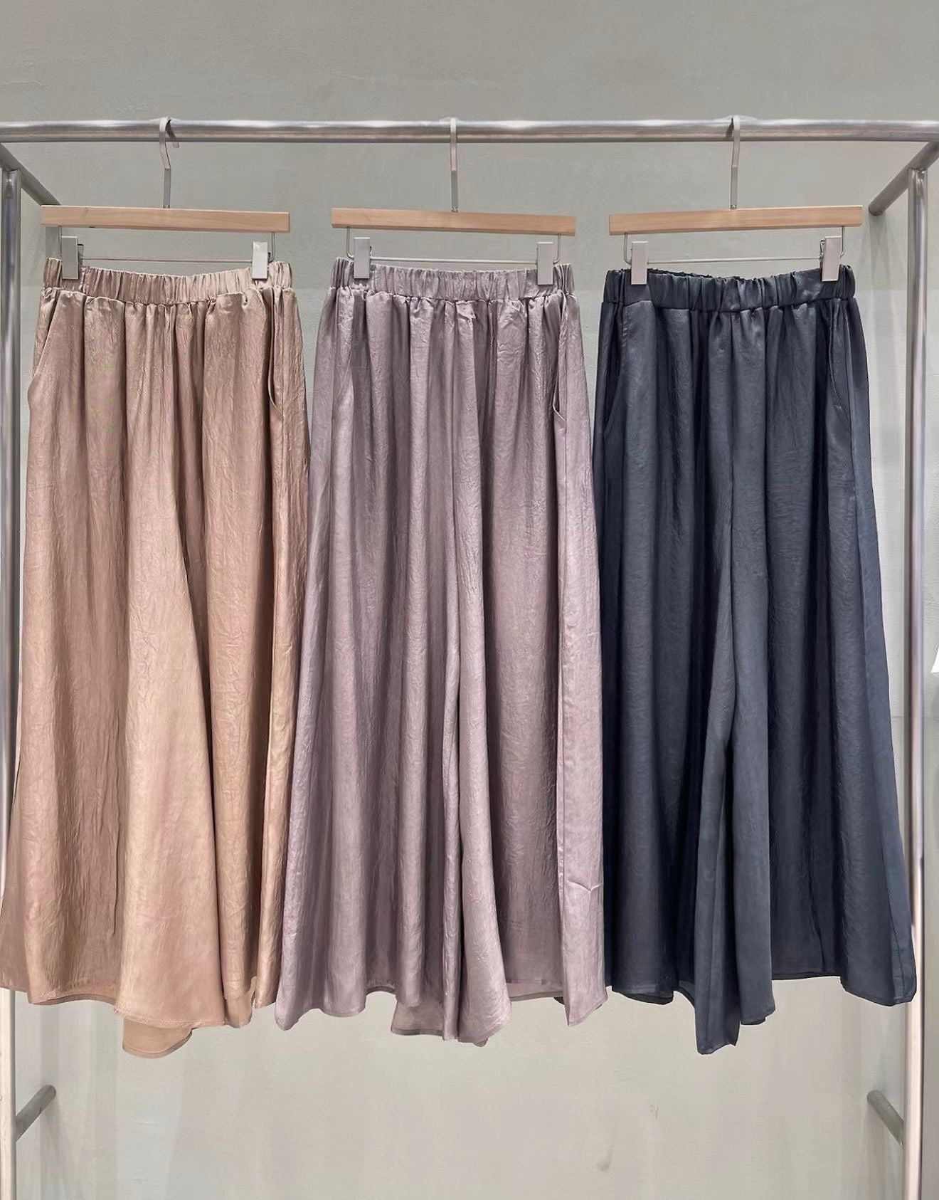 Luxurious Icy Cooling Pants | 絲滑冰感闊長褲