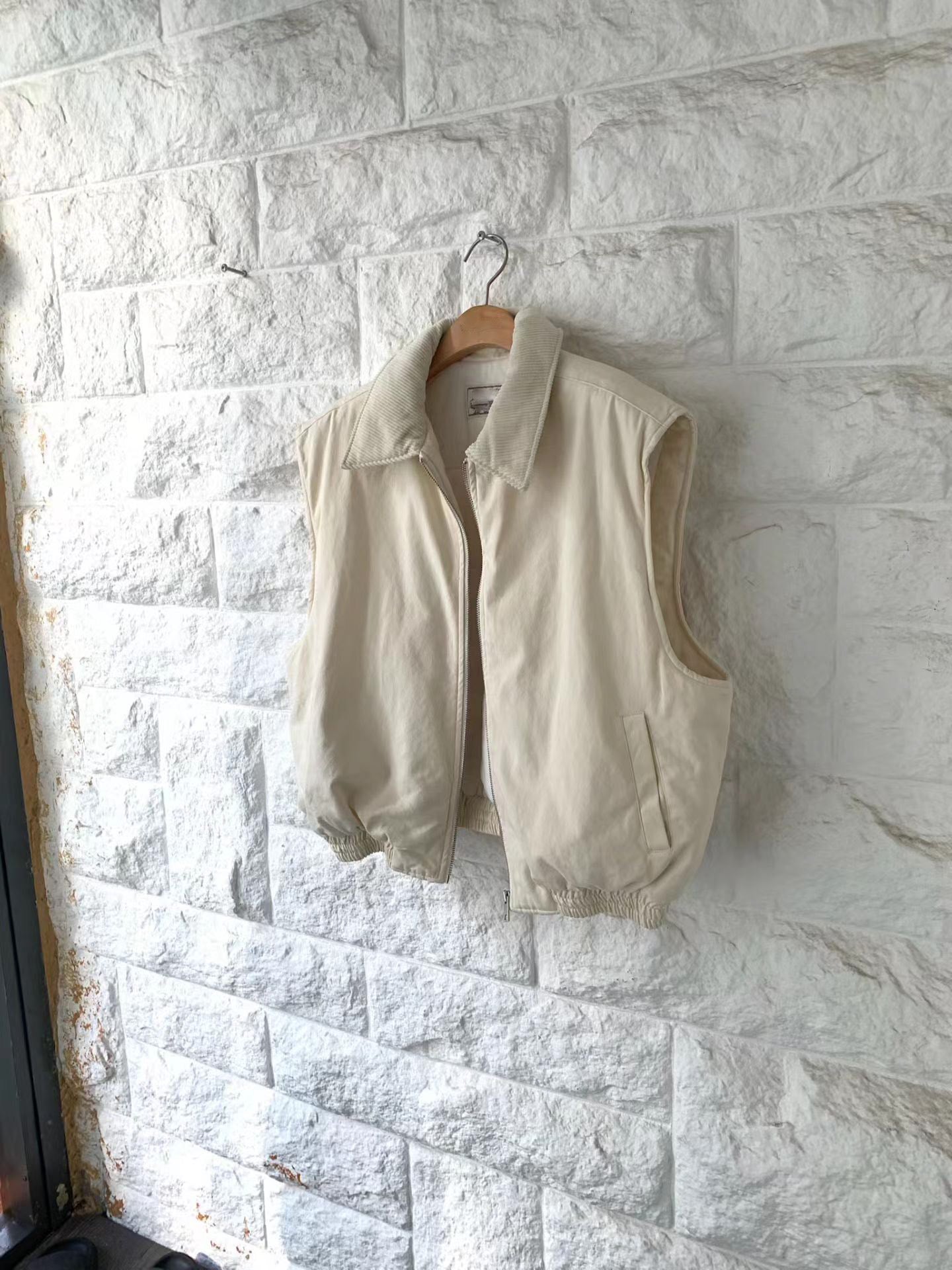 Corduroy Collar Quilted Vest Jacket | 燈芯絨領夾綿背心外套