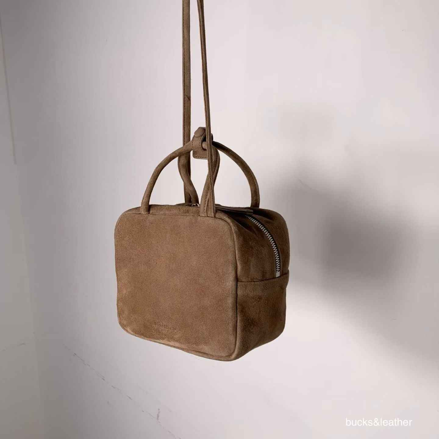 【Monotour 連線】Bucks & Leather Mini Lambskin Lunchbox Bag
