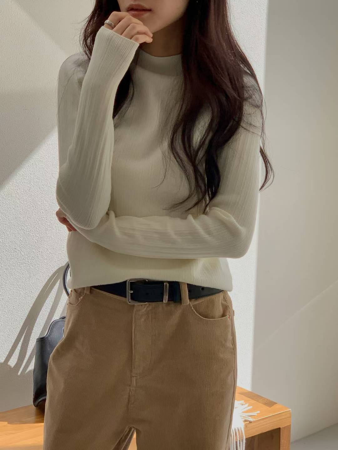 <<優美基礎Top>> Mock Neck Groovy Top | 中領暗直紋上衣