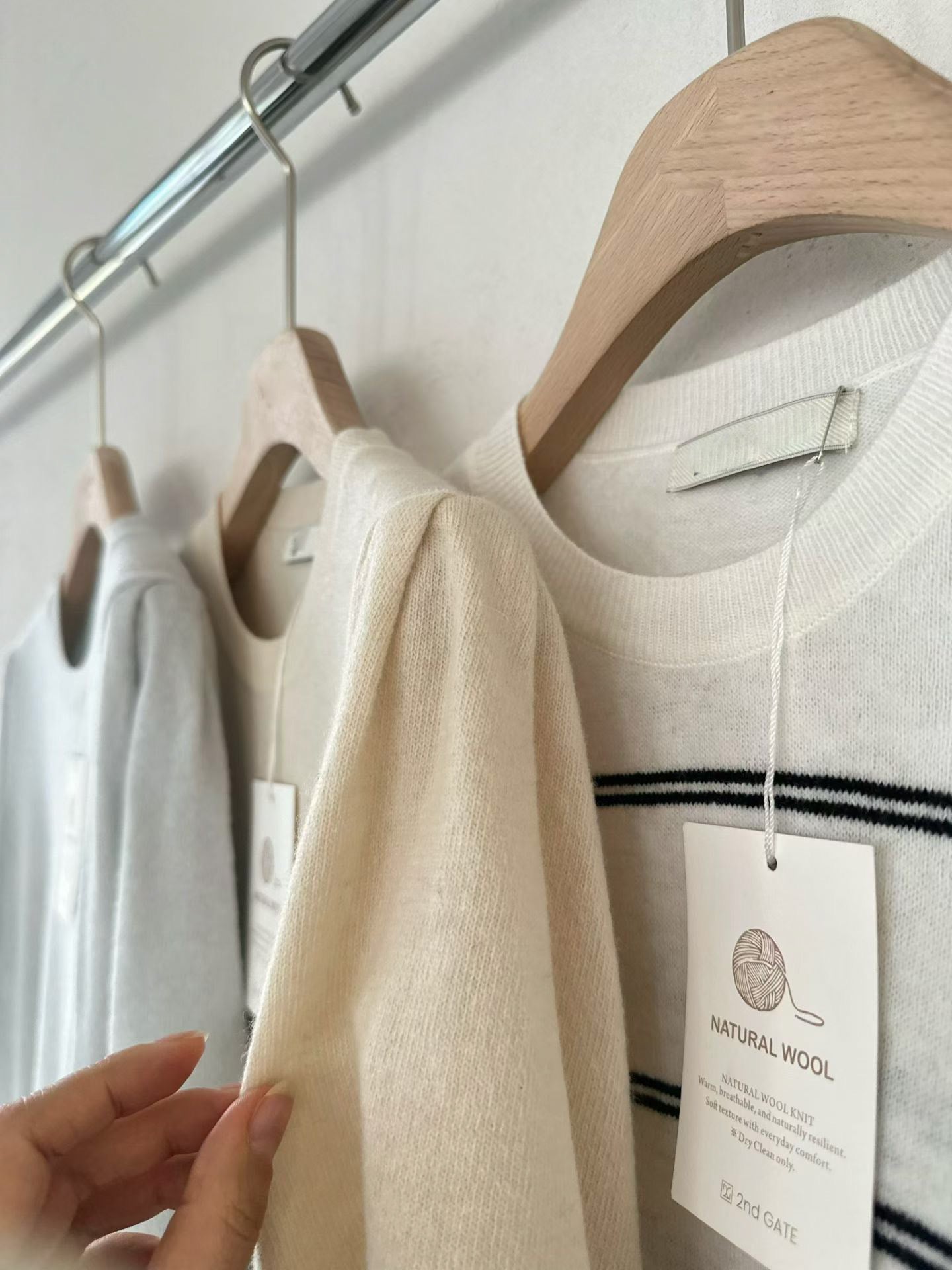 【入春恩物】 Timeless Spring Cashmere Knit | 春季薄羊絨混針織Top