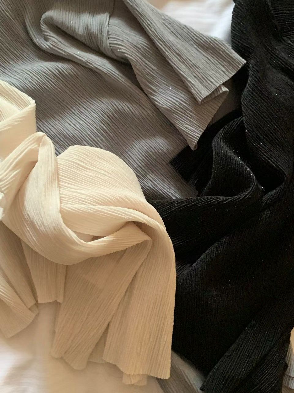 Fine Pleated Elegant Blouse | 精緻壓摺優雅上衣