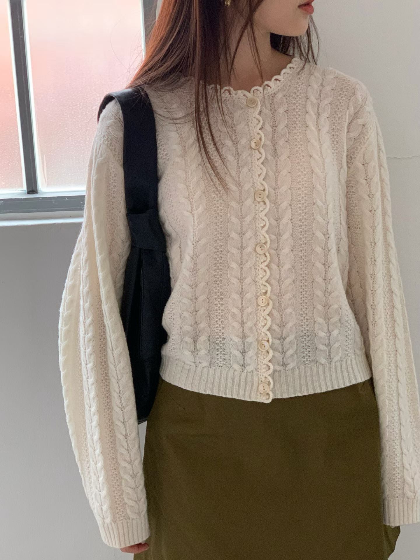 Delicate Floral Lace Cardigan | 精緻蕾絲滾邊針織外套