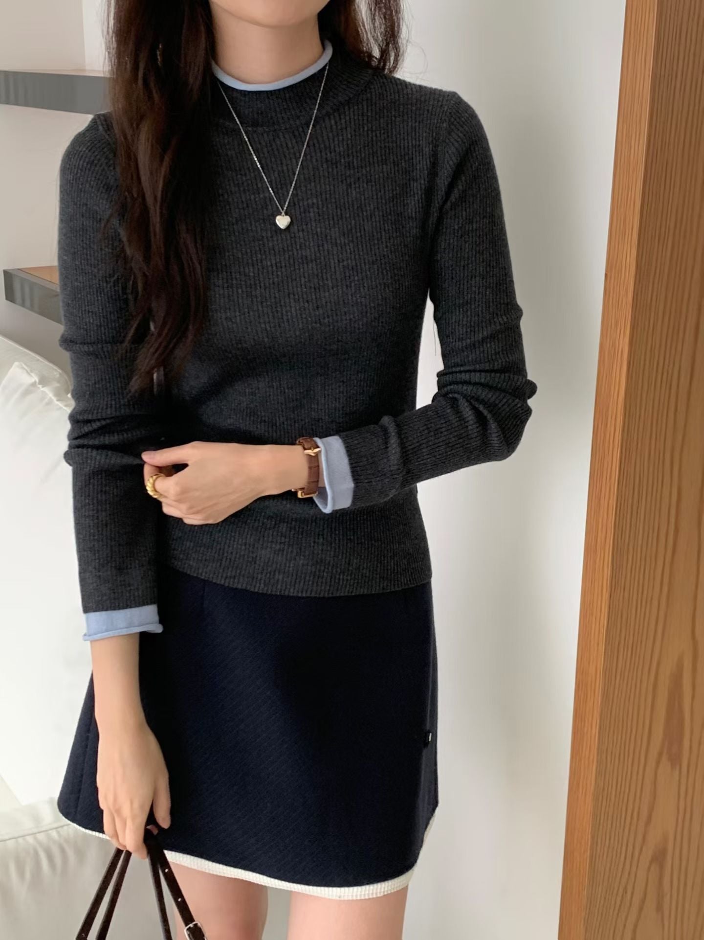 Contrast Detailing Basic Mock Neck Top | 拼色飾邊中領基礎上衣