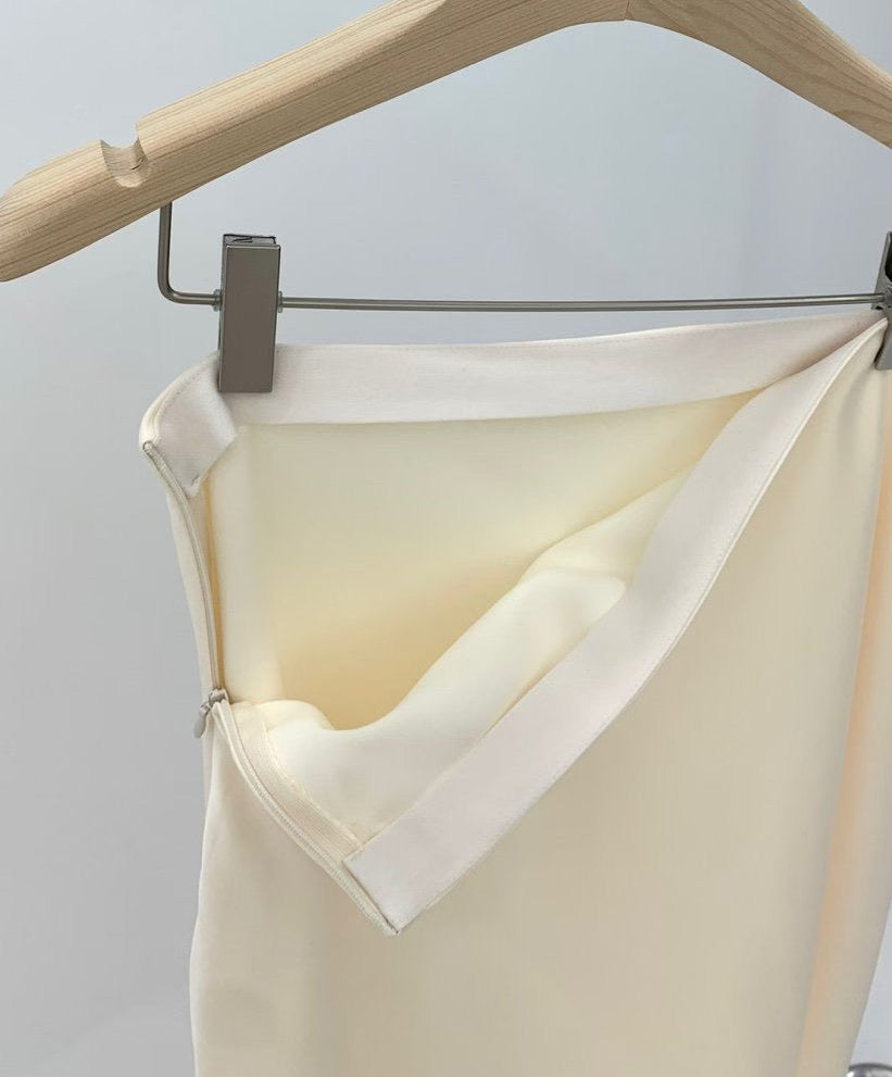 【Monotour 連線】The Most Elegant Skirt This Season