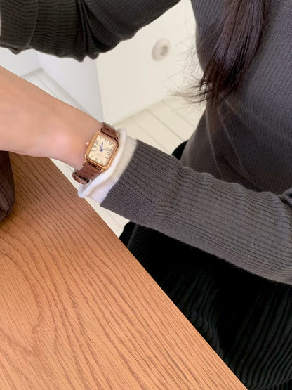 Contrast Detailing Basic Mock Neck Top | 拼色飾邊中領基礎上衣