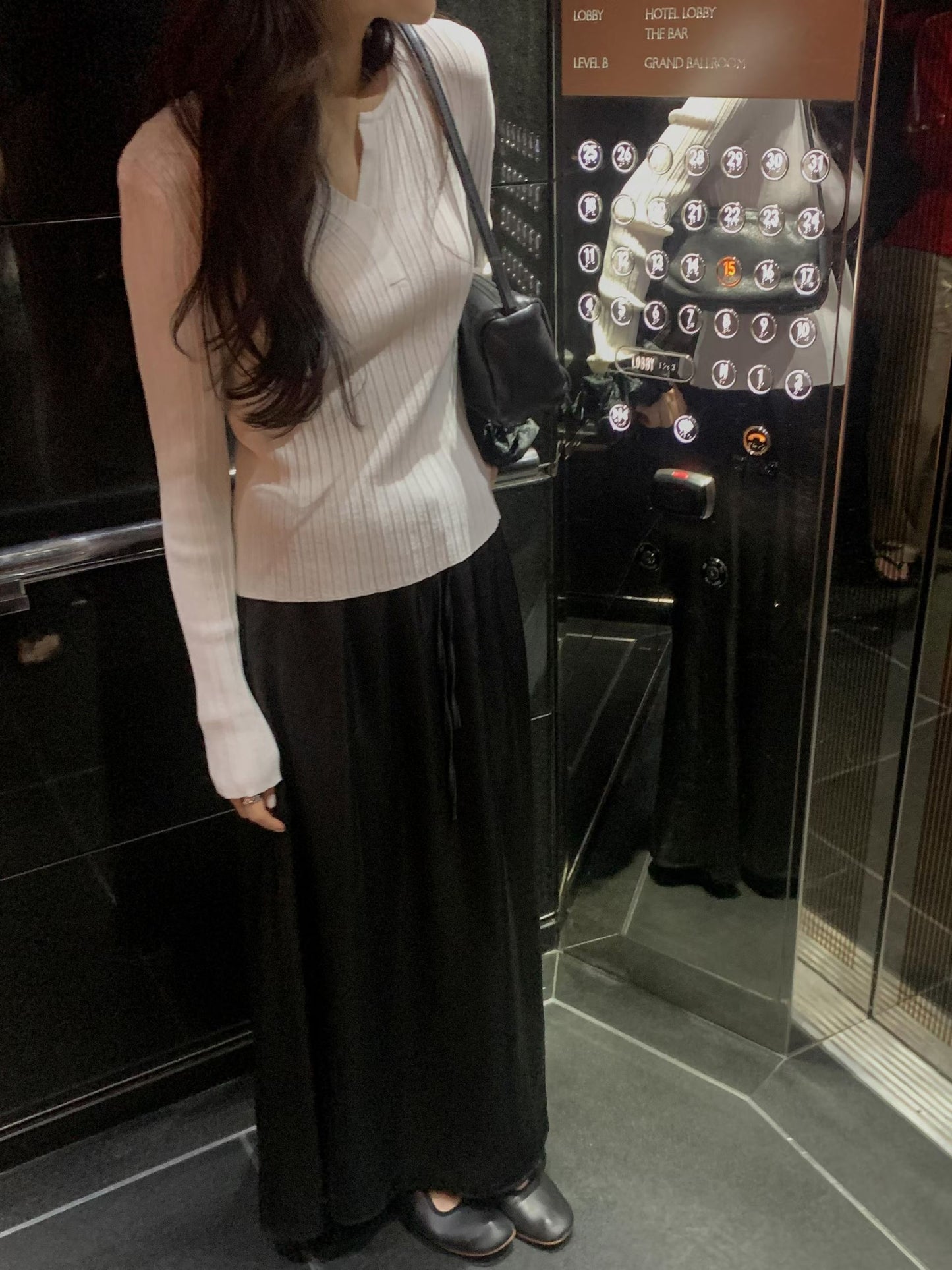 Seagull Collar Grooved Top |法式海鷗領暗條紋上衣