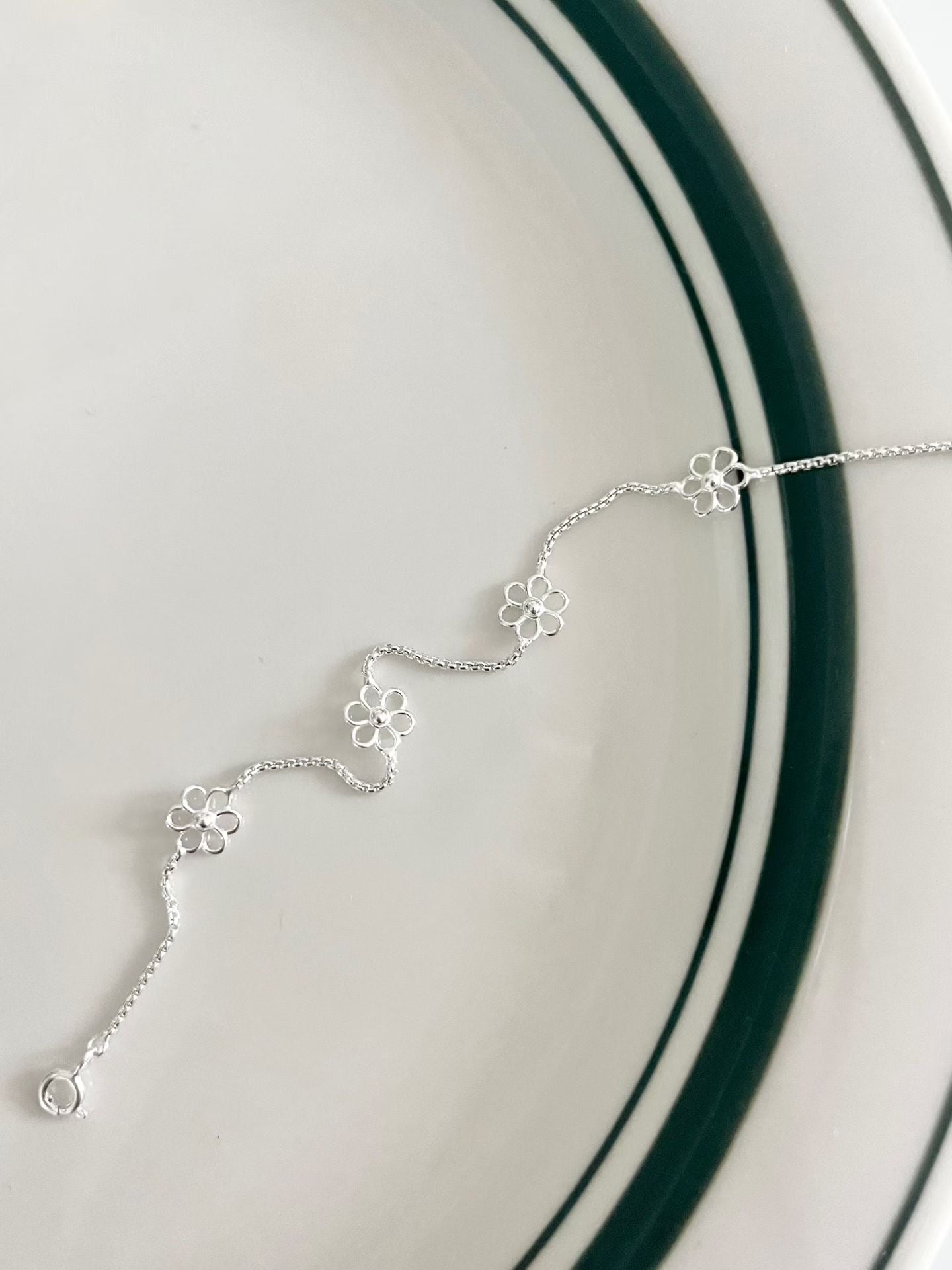 4-Flower Motif Bracelet | 夏日四小花手鏈￼