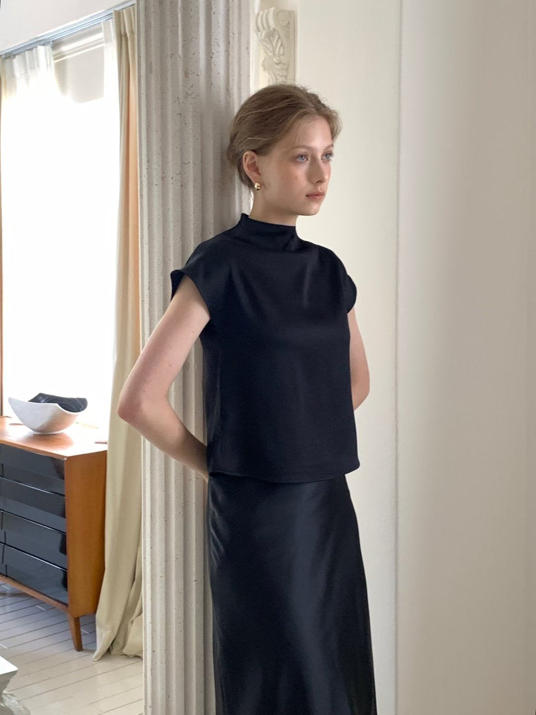 【Monotour 連線】絲滑小飛袖 Silky Capped Sleeves Blouse