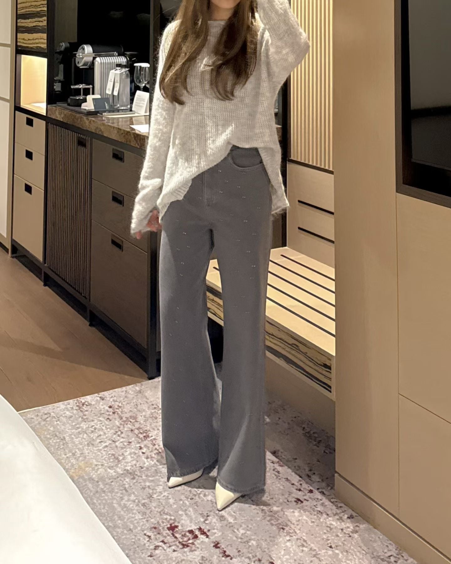 Rhinestoned Straight Leg Jeans | 筆直小碎石牛仔褲￼￼