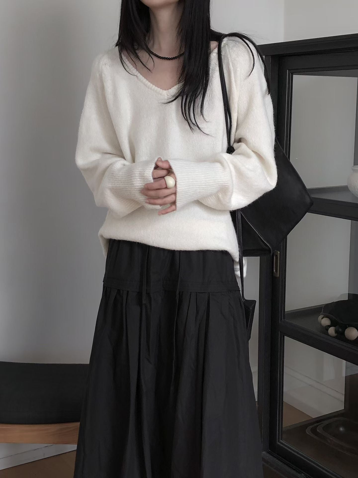 【Monotour 連線】Fluffy Alpaca V-Neck Knit