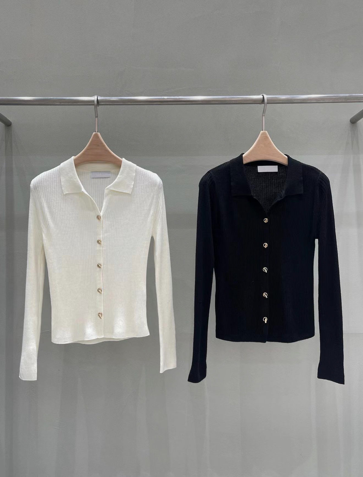 Luxuriously Soft Light Wool Button Down Knit | 柔軟羅紋輕羊毛鈕扣針織上衣