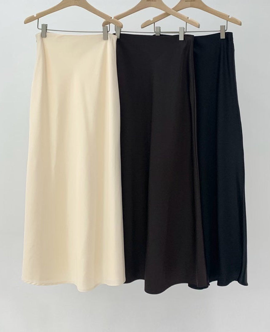 【Monotour 連線】The Most Elegant Skirt This Season