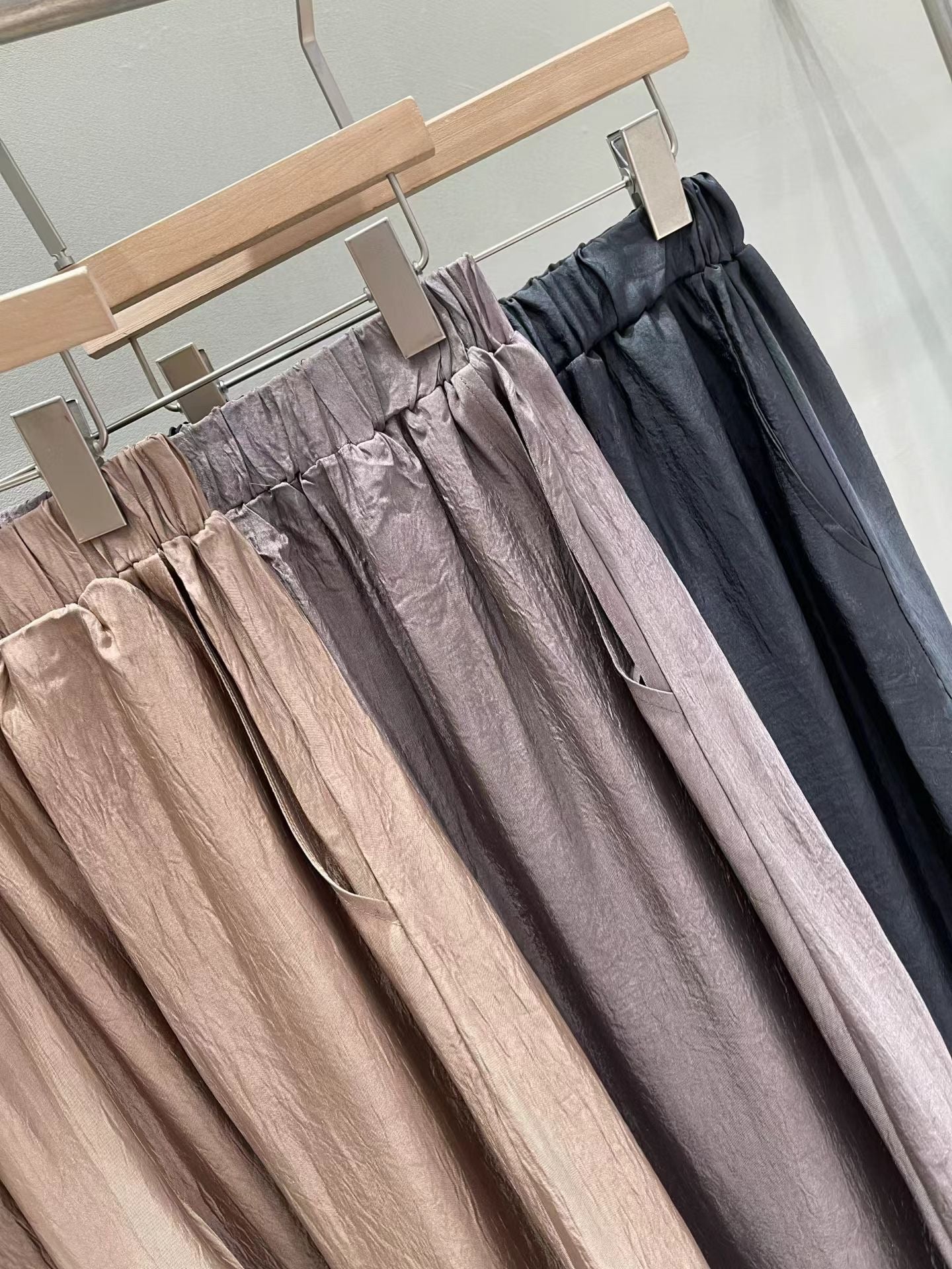 Luxurious Icy Cooling Pants | 絲滑冰感闊長褲