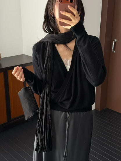 Lightweight Wool Wrap Knit | 溫柔羊毛V領交疊針織