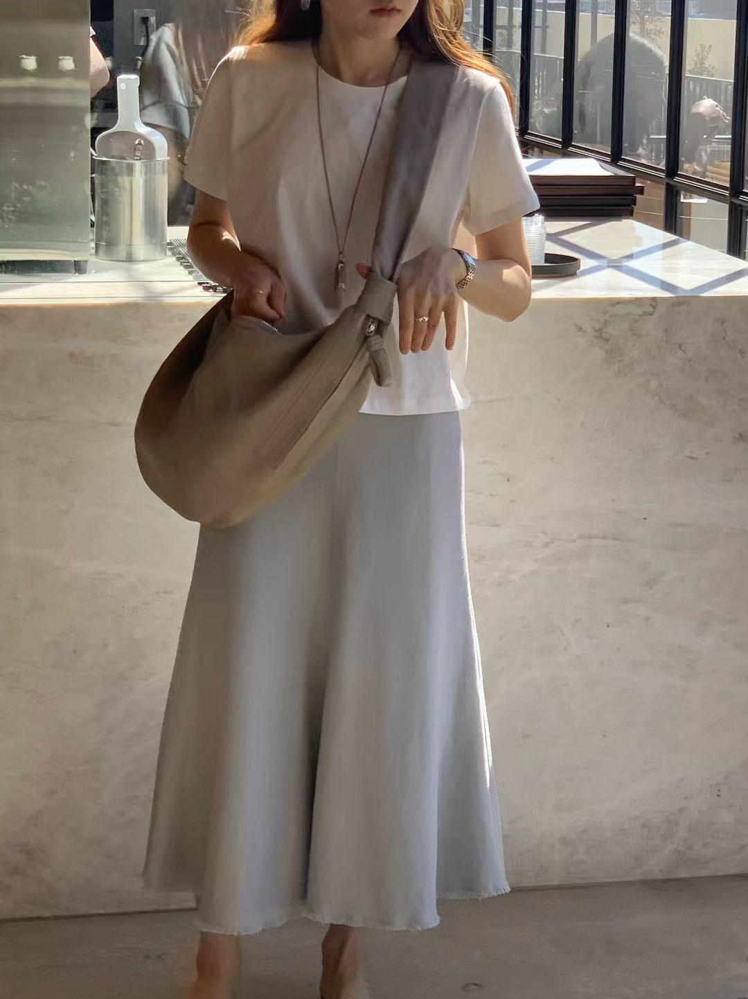 優雅波浪微A中長裙 | Elegant Ripped Hem Flowy Skirt