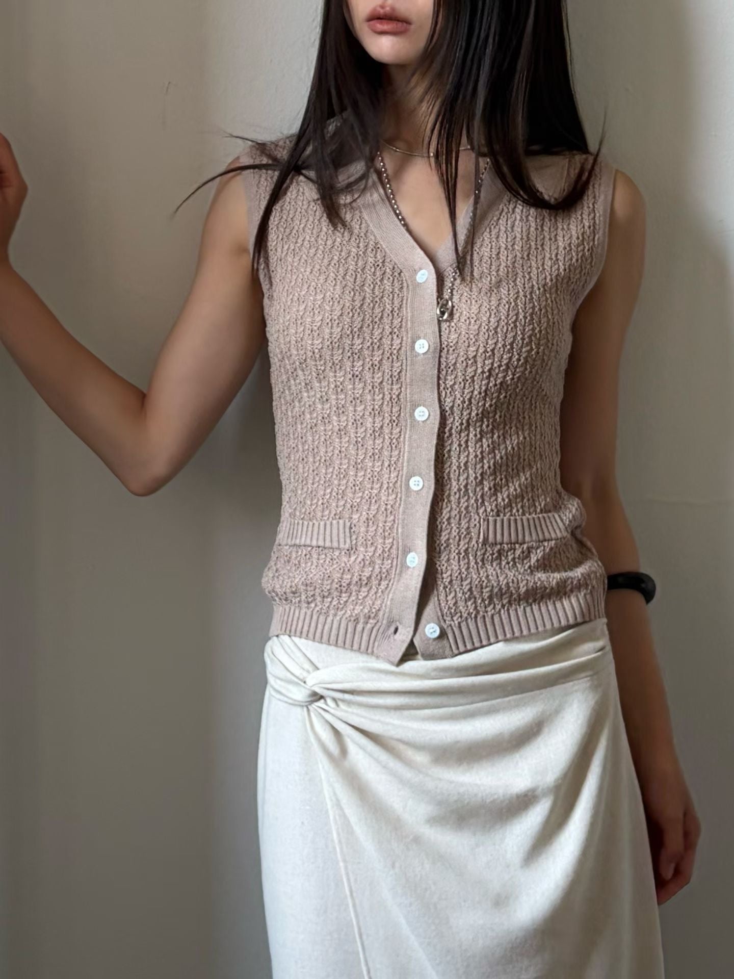 Collared Weaving Patterned Top | 翻領鈎針格紋背心上衣