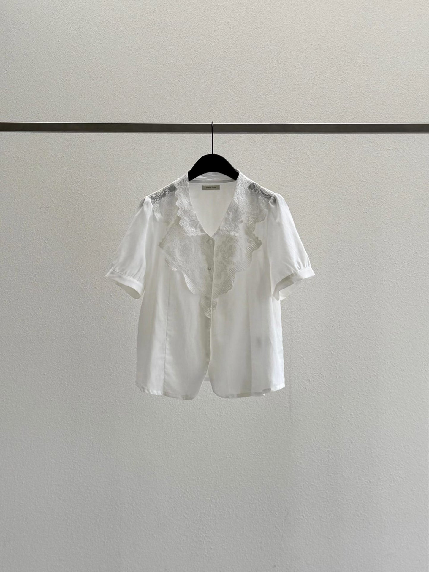 Floral Lace Short Sleeved Blouse | 繡花蕾絲短袖襯衫