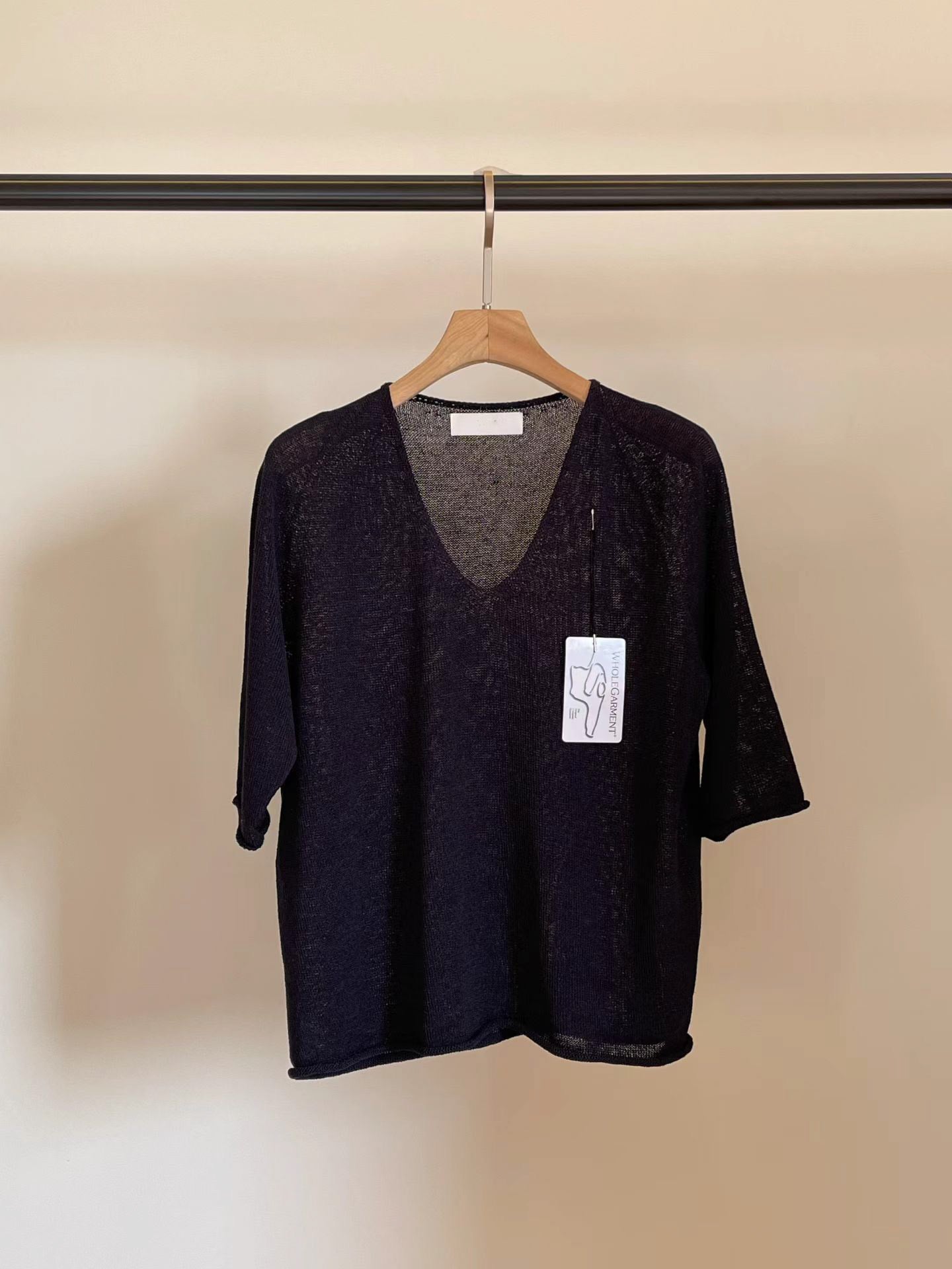 [𝑳𝒊𝒏𝒆𝒏 𝑬𝒅𝒊𝒕] Wholegarment Classic V Neck Linen Knit
