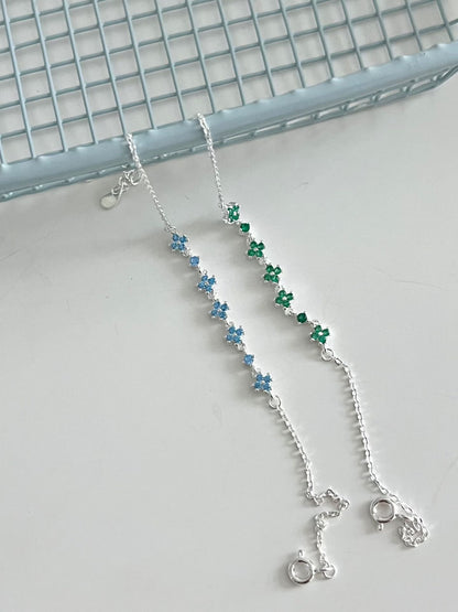 Petite 5-Flower Motif Bracelet | 簡約閃彩小花手鏈