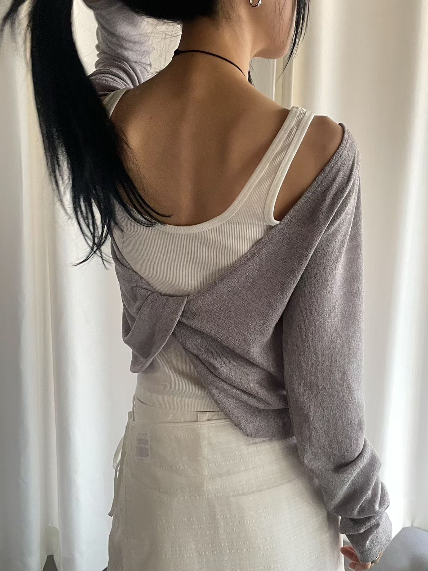 【獨特層次美】 扭結疊搭上衣 | Low Twist Buttery Top