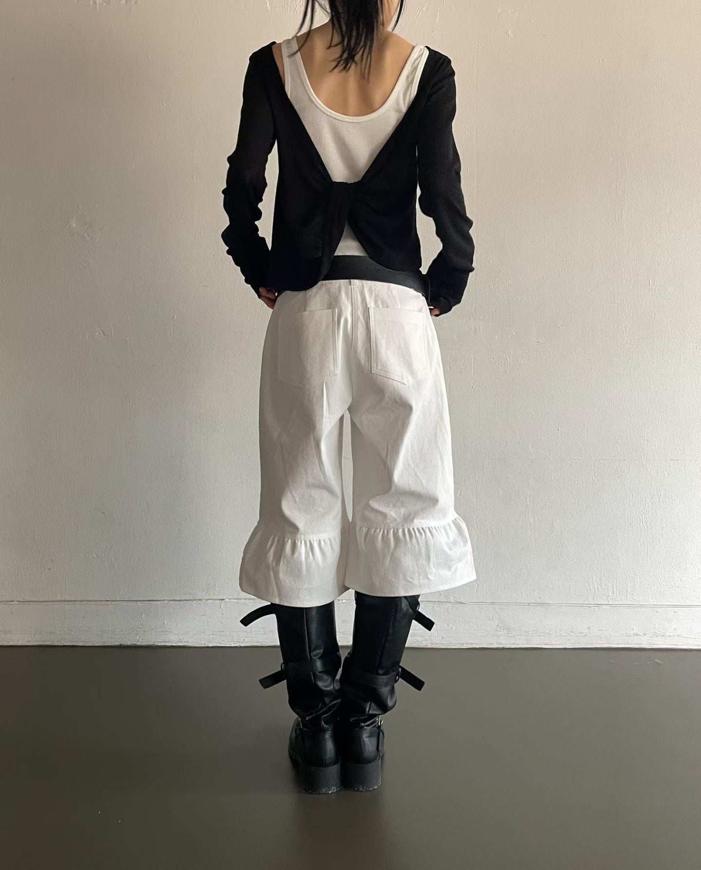 【獨特層次美】 扭結疊搭上衣 | Low Twist Buttery Top