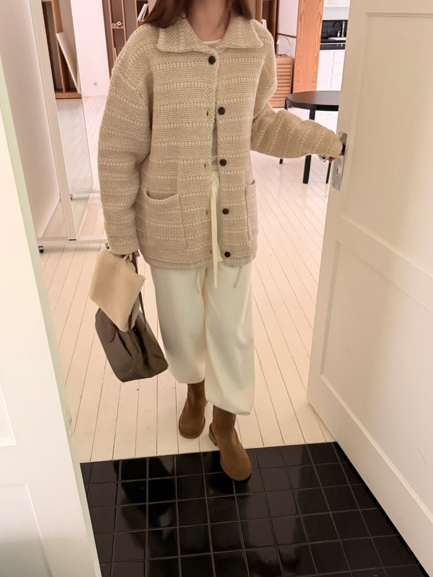 Bloom Embroidered Cardigan | 細緻羊毛針織外套