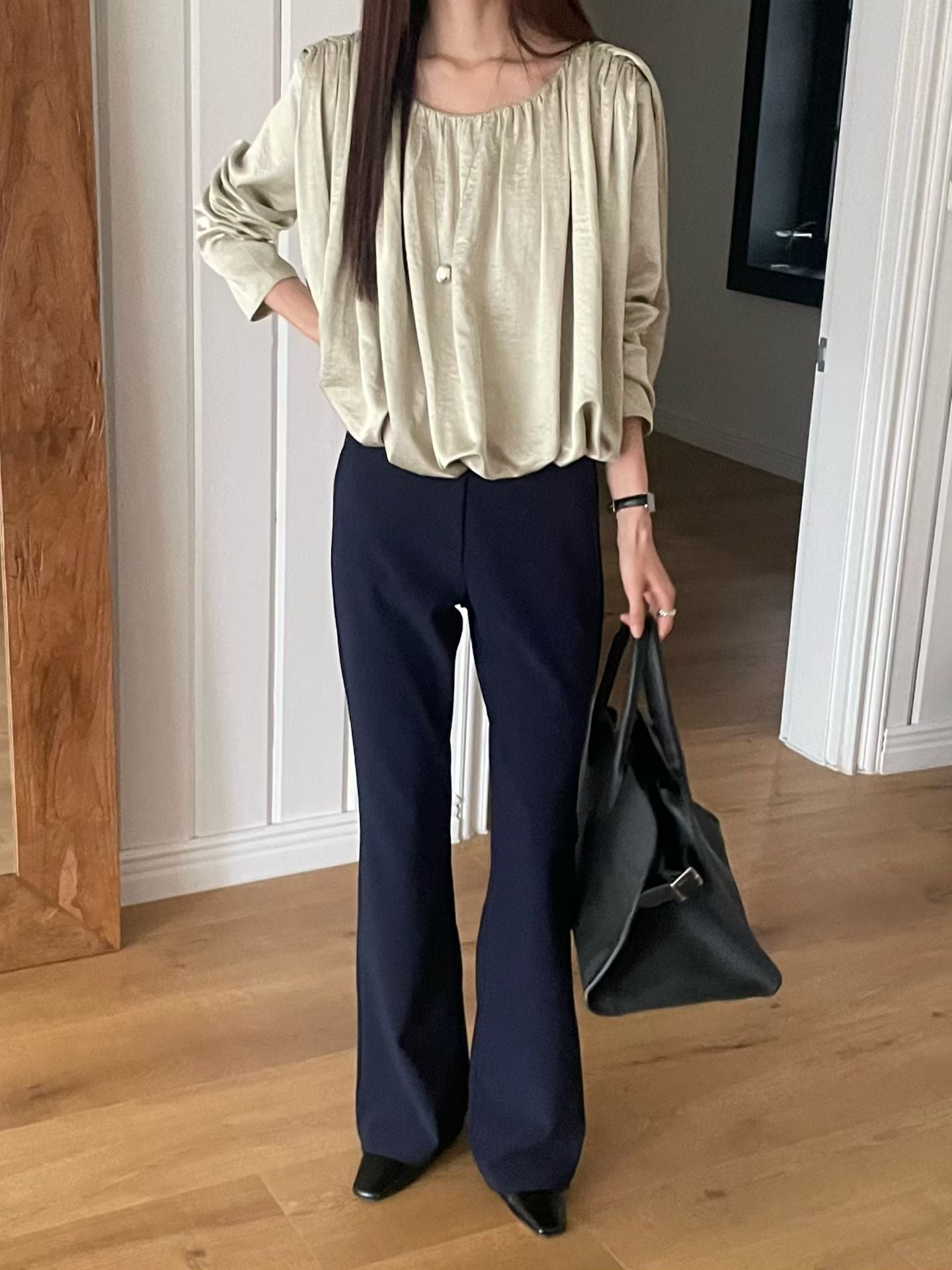 【返工長褲推介】Smooth Light Flared Pants | 極美小喇吧長褲