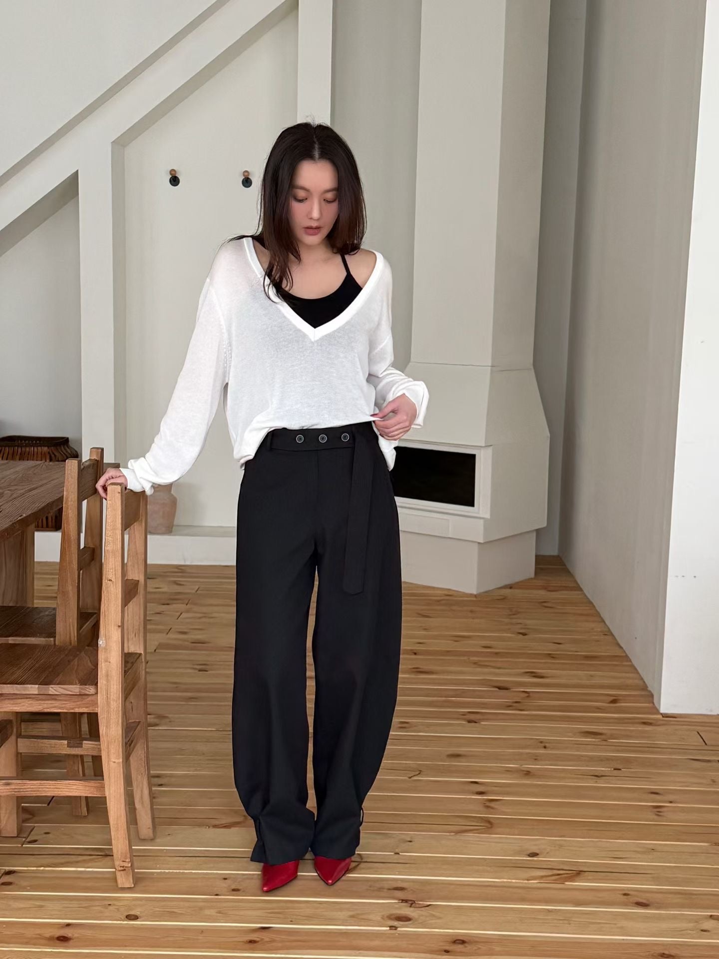 [超薄大V針織] Airy Deep V Knit