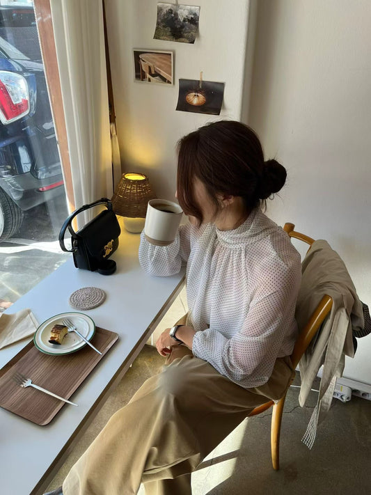 Effortless Chic Polka Blouse | 溫柔復古小點點襯衫