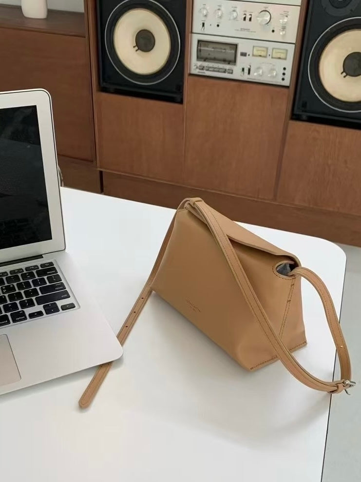 【Bucks & Leather】The Little Marshmallow Bag