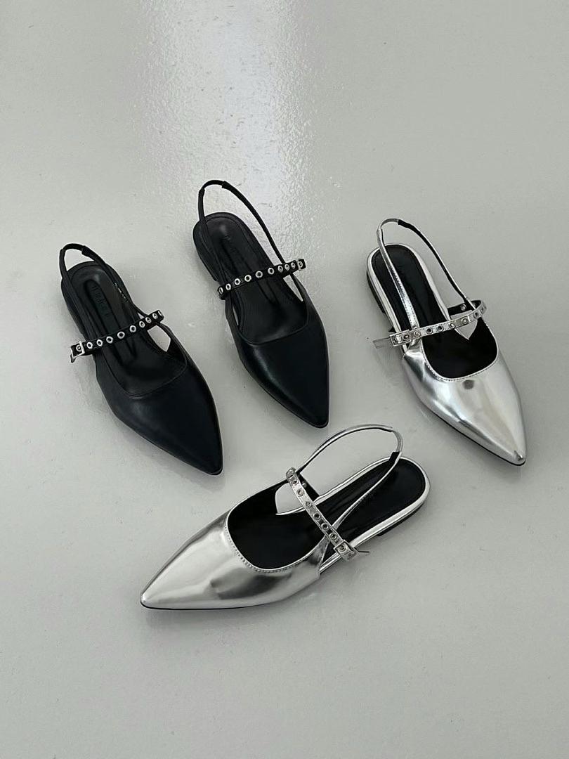 Chic Ballet Flats with Metal Detailing | 百搭優雅尖頭平底鞋